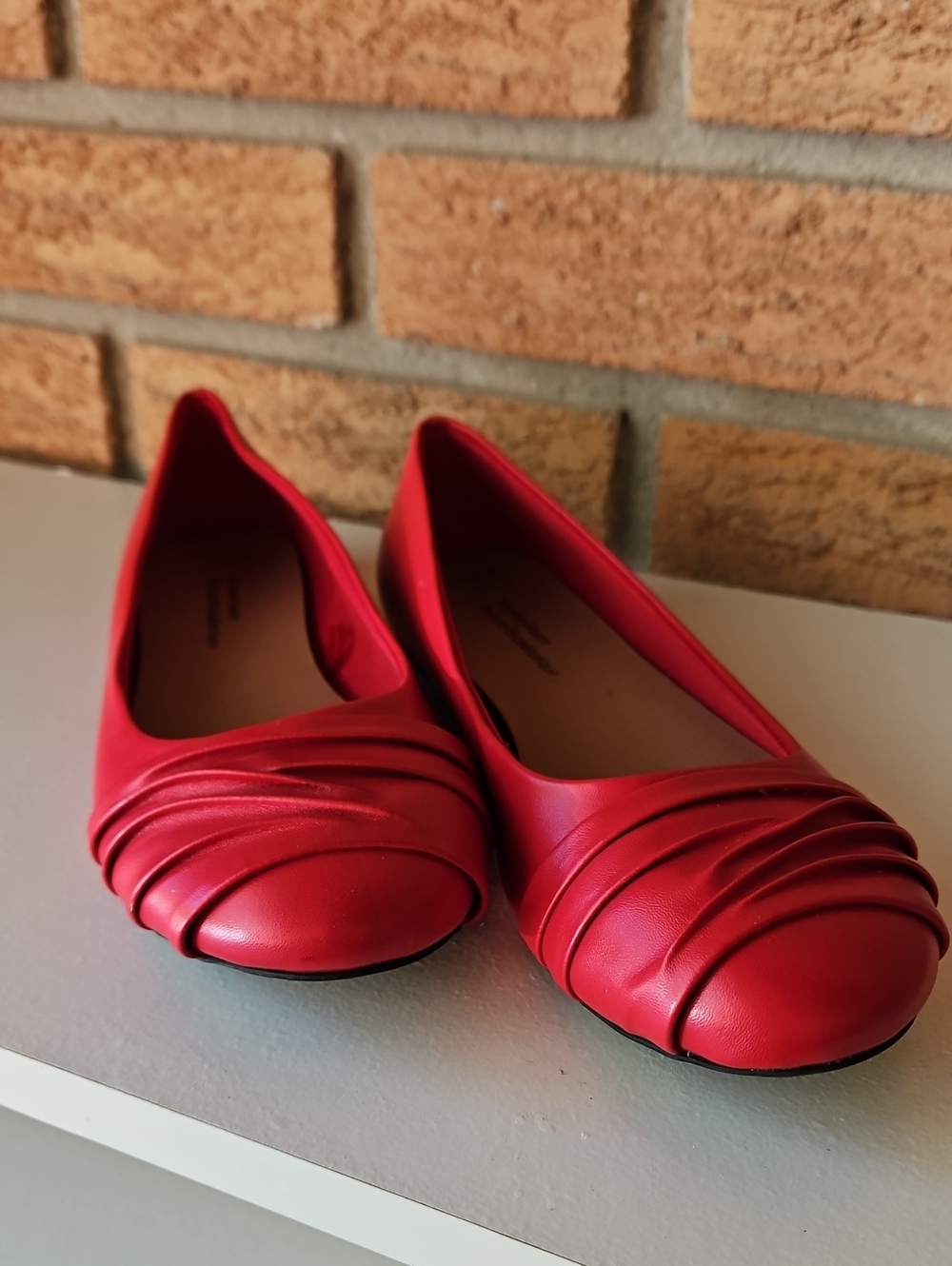 Time and Tru NWOT  Red Ruched Slip-On Ballet Flats Sz 7